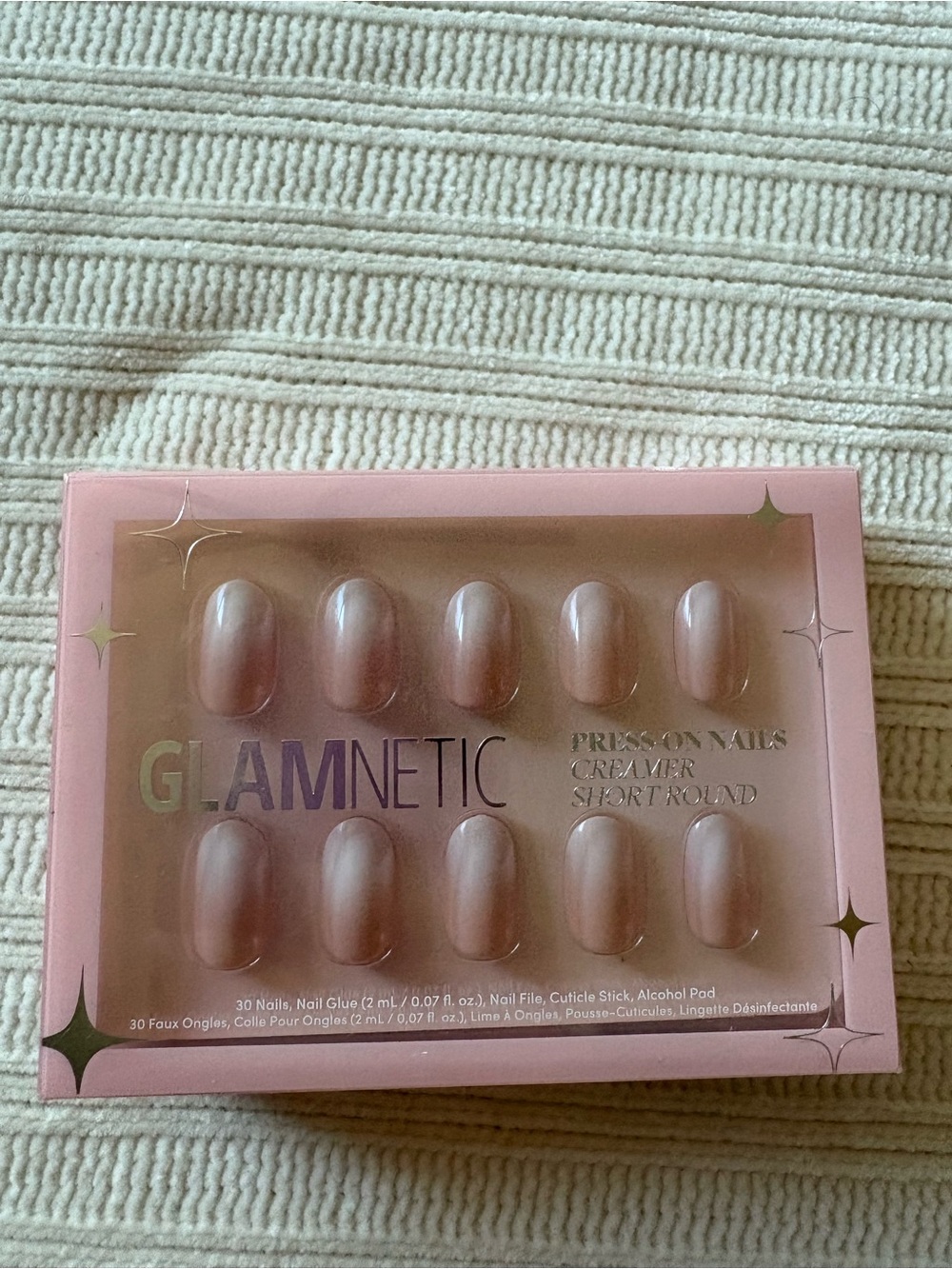 Glamnetic Press-On Nails in Cream Ombre Short Round Nails Creamer
